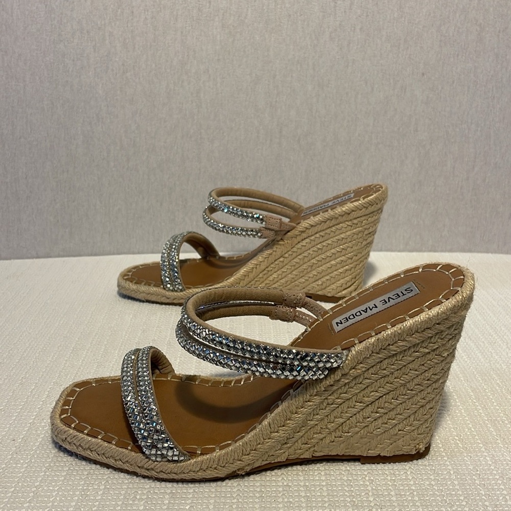 Steve Madden, slip on, double strap, espadrille wedge sandals. Size 8.5 - Picture 6 of 9
